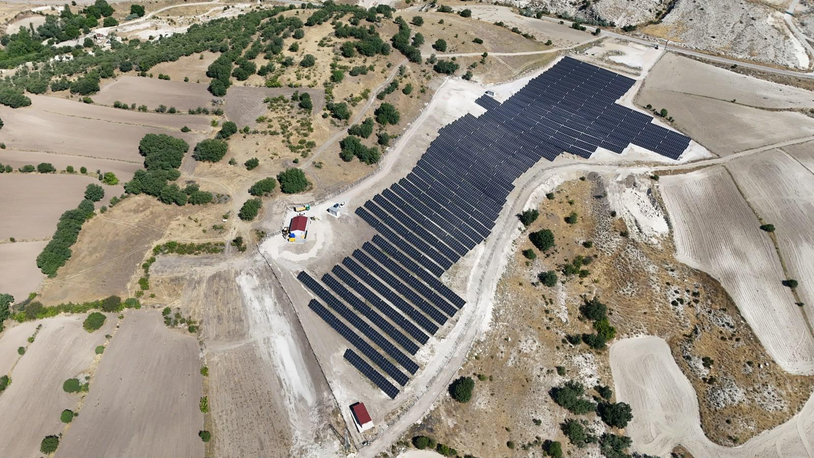 Beypazarı Güneş Enerjisi Santrali sahasının havadan görünümü — görsel 1