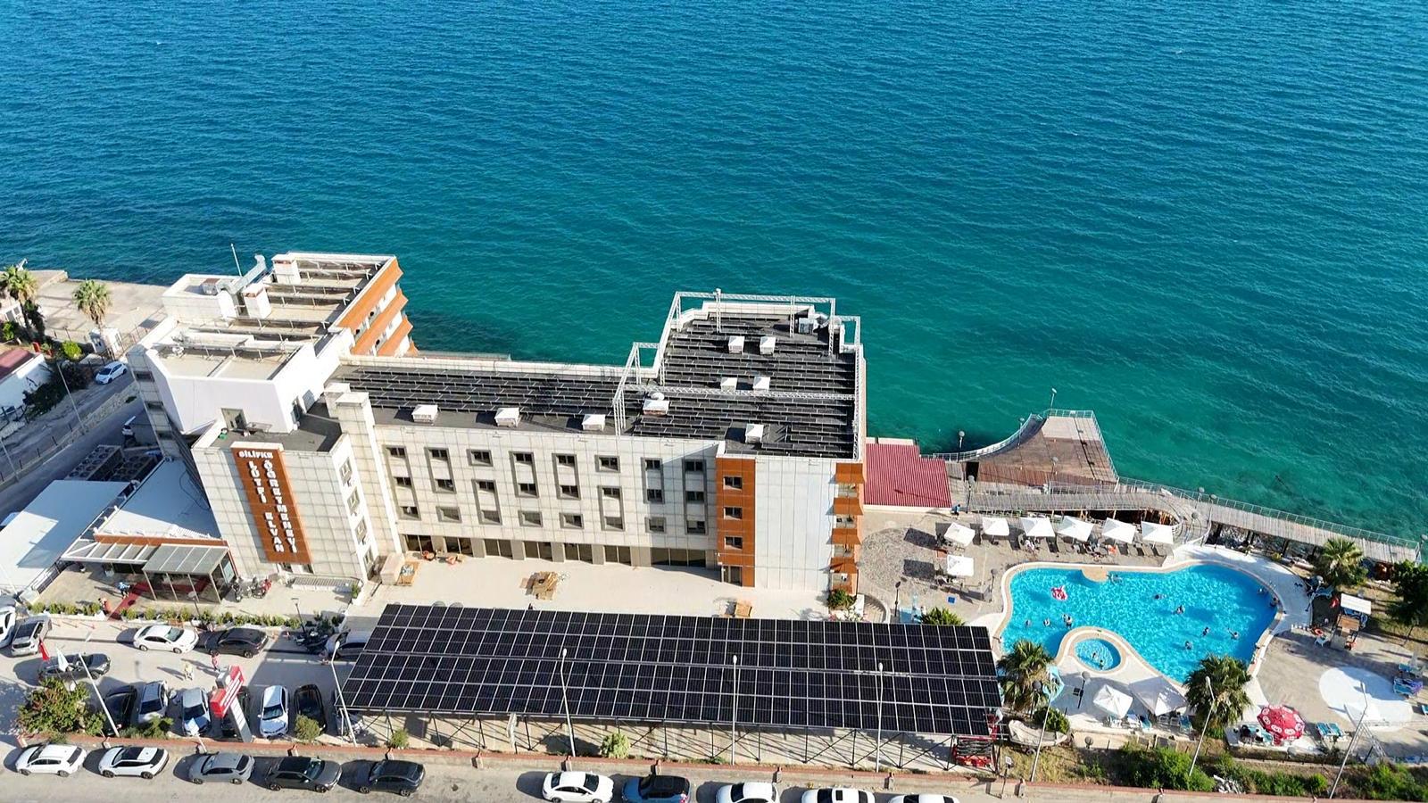 Mersin Taşucu tesisinde çatı ve otopark üzerine kurulan güneş panelleri — görsel 2